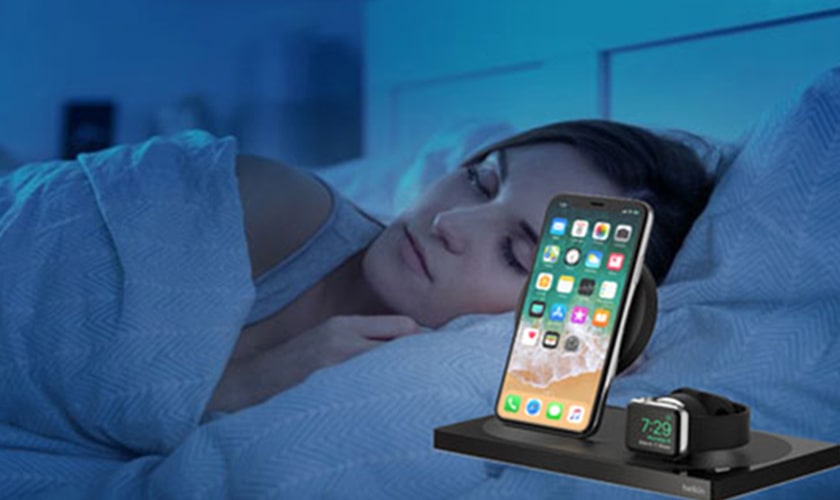 sạc iphone 15 pro max qua đêm